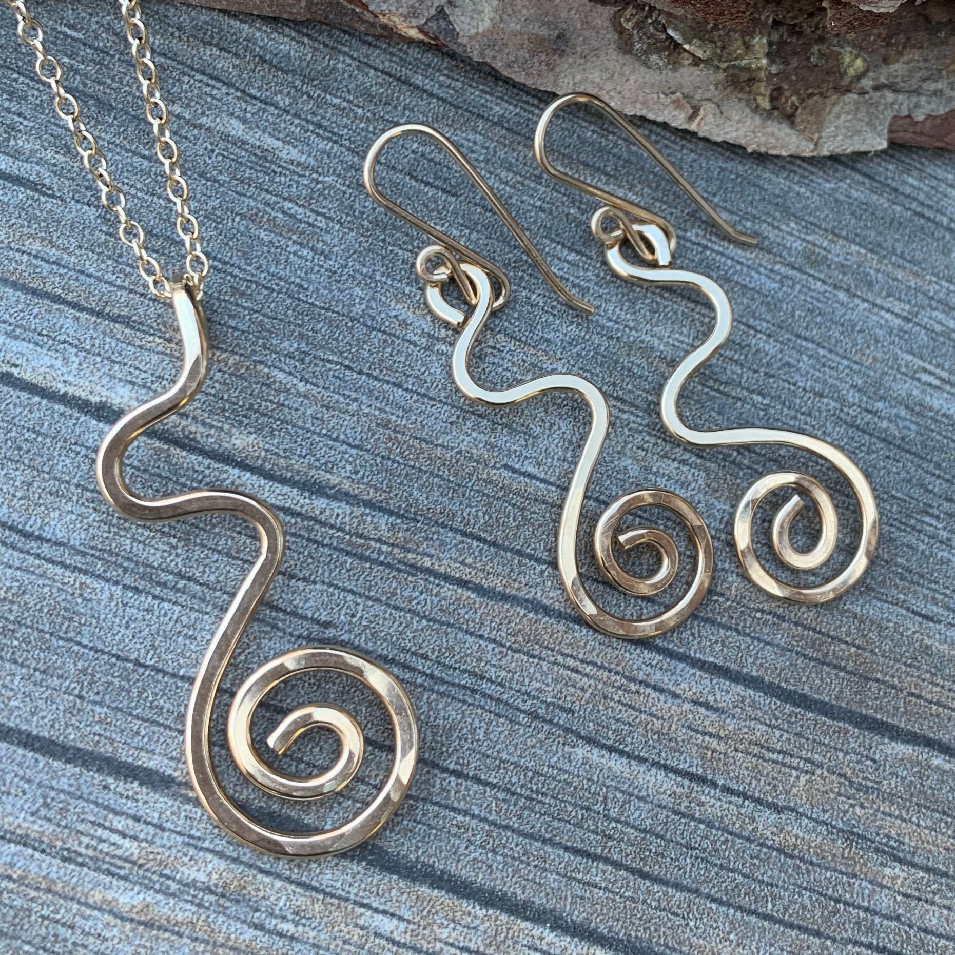 Swirl Necklace ~ Goldfilled